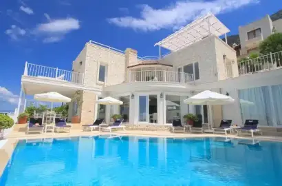 Acqua Front Villas – The Ultimate Luxury Waterfront Retreat